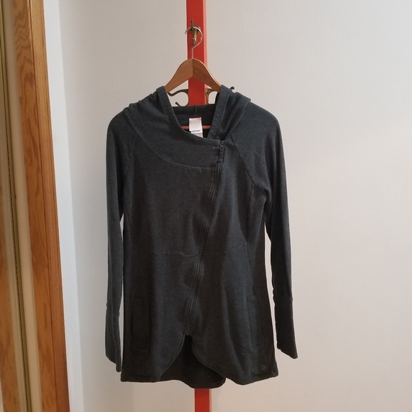 The North Face Tops - North Face Rare Gray Asymmetric Zip Up Hoodie Size Large